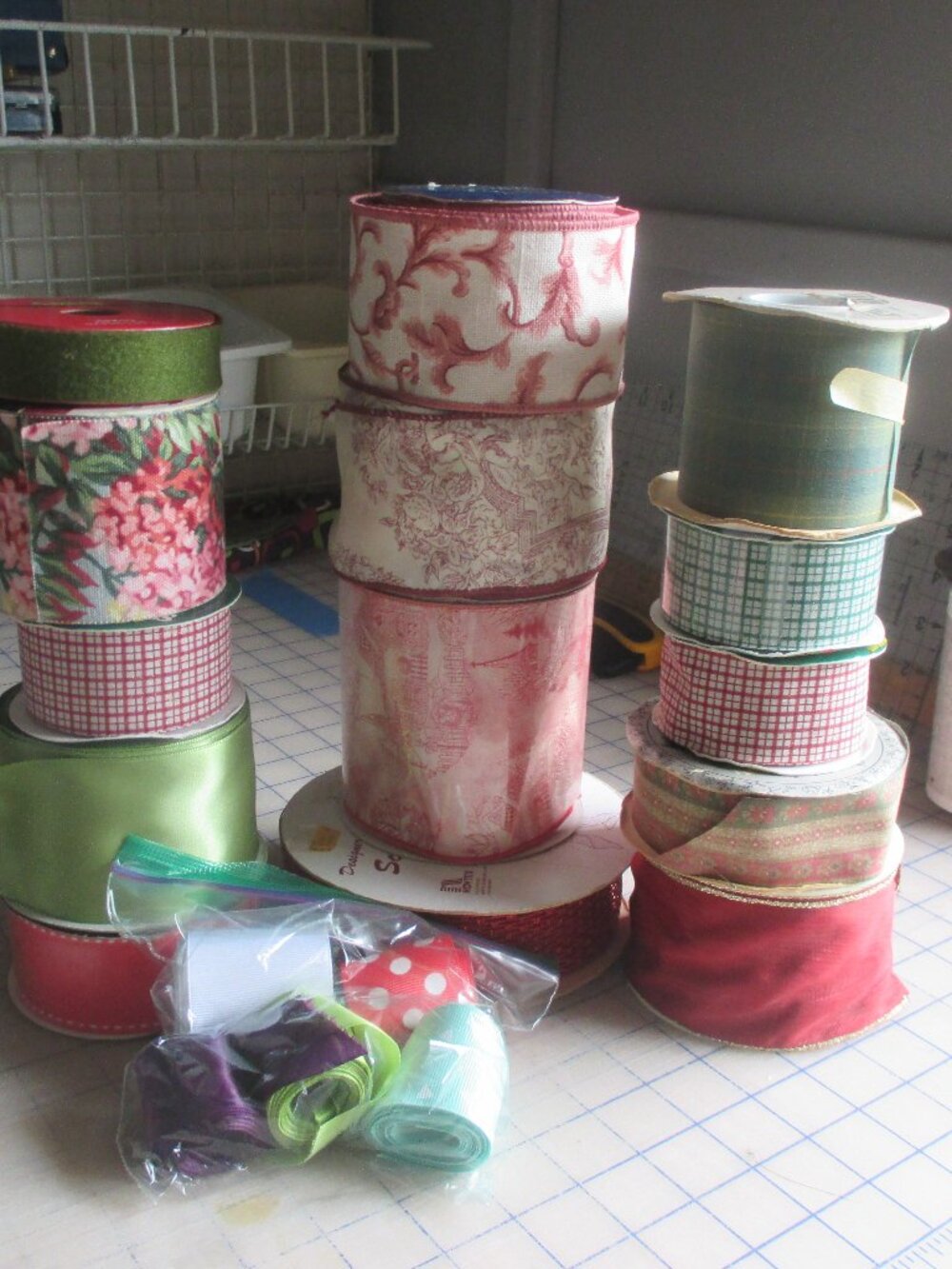 13 SPOOLS RIBBON/NEW-USED